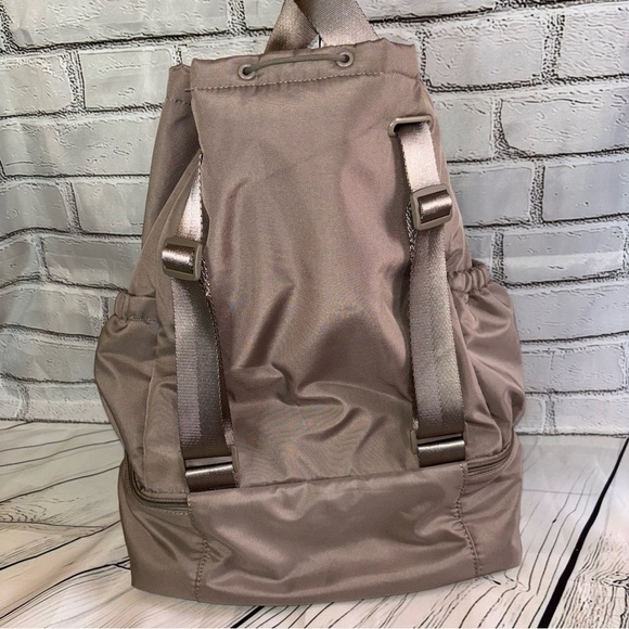 Beyond Yoga Convertible Gym Bag Backpack main image 8